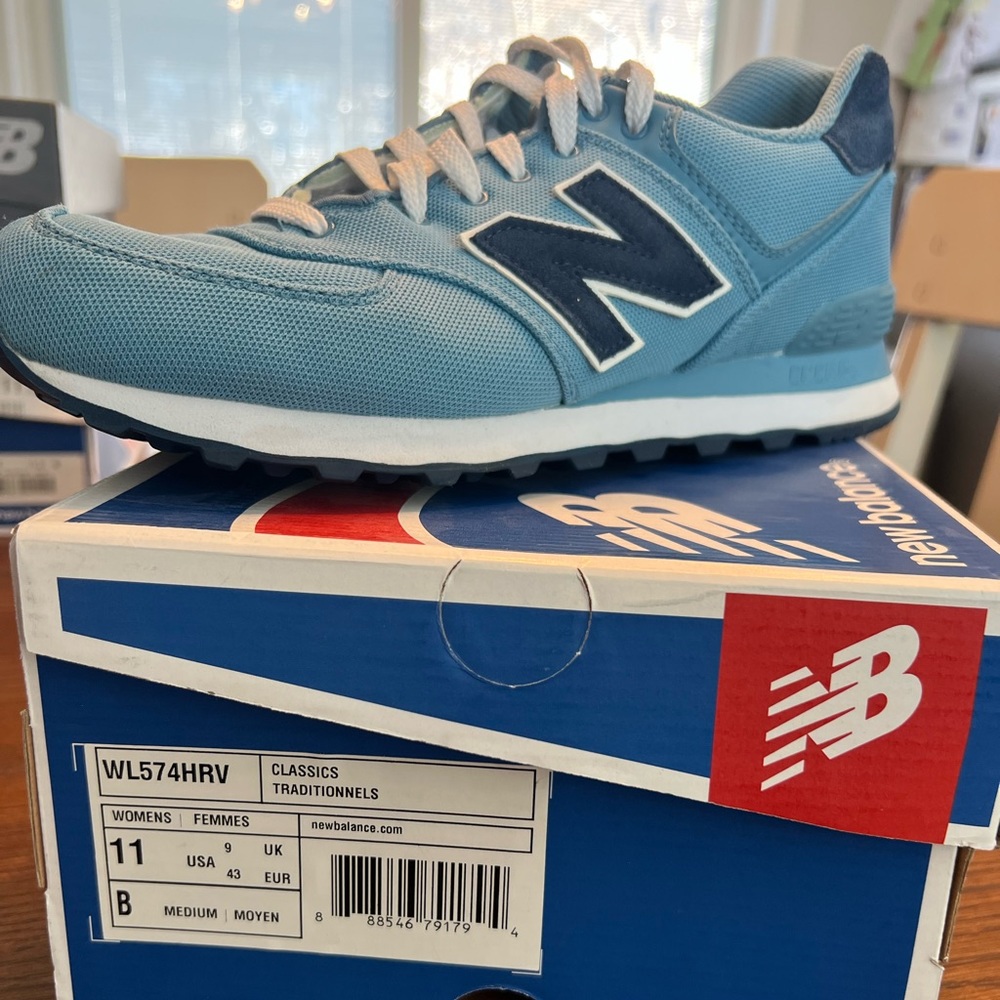 Womens new balance sneakers